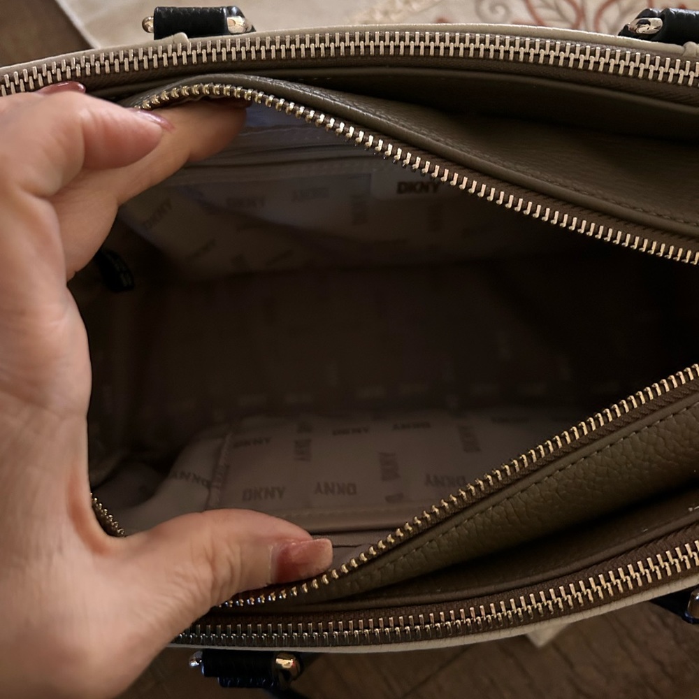 Handbag - Picture 3 of 3